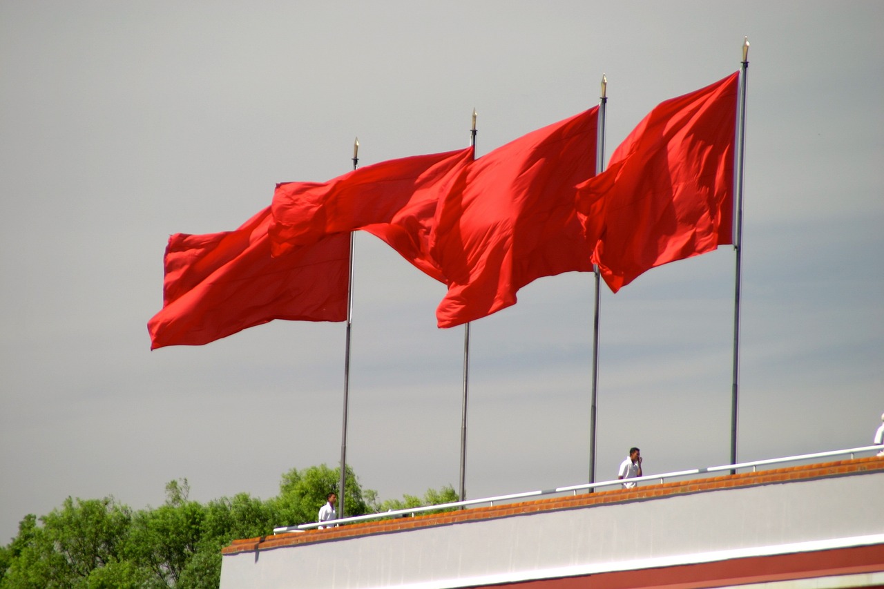 探寻红色文化的魅力，中国多地展现中国红